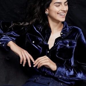 NWT Jcrew Classic Fit Navy Velvet Button Top Shirt - Size 2